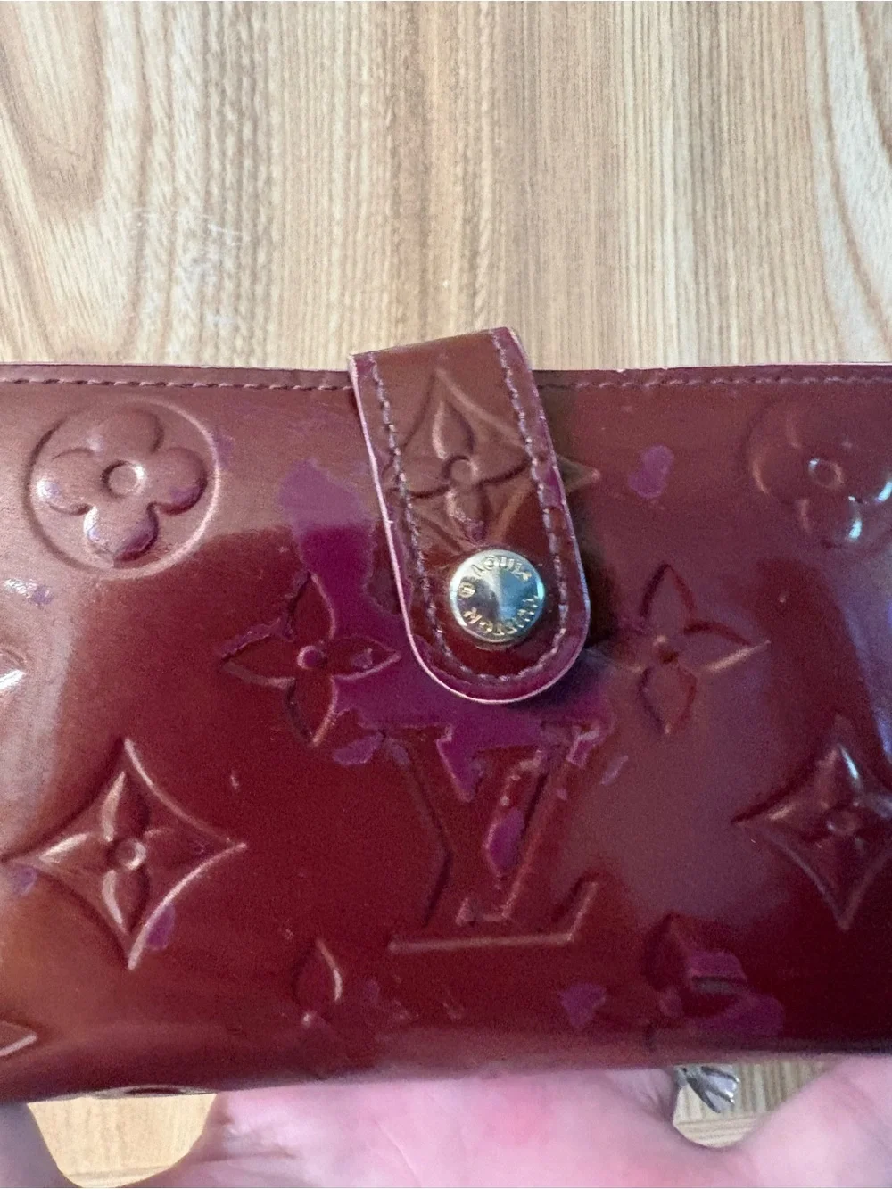 Authentic Louis Vuitton Monogram Vernis kisslock Wallet Burgundy